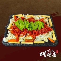 ไก่ผัดเผ็ดสไตล์เกาหลี (ดักคัลบี)