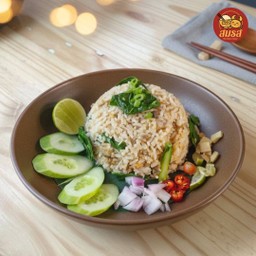 ข้าวผัดคะน้าปลาเค็ม - อิ่มหอมปลาเค็ม