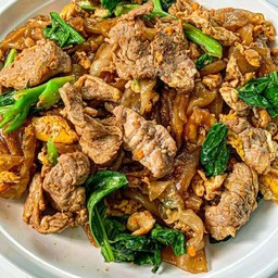 ผัดซีอิ๊ว เนื้อชิ้น