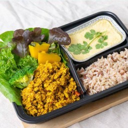 ข้าวคั่วกลิ้งอกไก่ไข่ตุ๋น