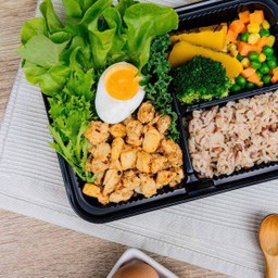 ข้าวน้ำตกอกไก่