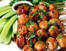 หมูทอดเสียบไม้+ข้าวกล่องไข่เจียว สี่แยกปฐมพร