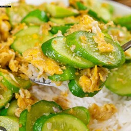 ข้าวแตงผัดไข่