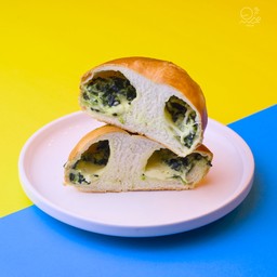 Spinach Cheese Bagel