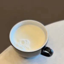 นมสดร้อน