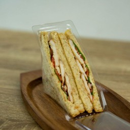 แซนวิสอกไก่ขนมปังโฮลวีท