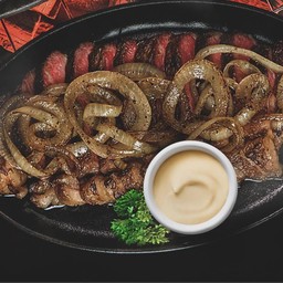 สเต็กหัวหอมซอสกระเทียม