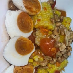 ตำข้าวโพดไข่เค็ม