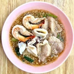 เกาเหลาราดหน้ากุ้ง LM