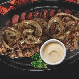 สเต็กหัวหอมซอสกระเทียม