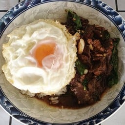 กระเพราเนื้อตุ๋น