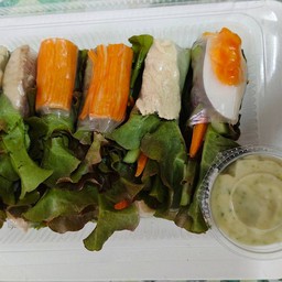 สลัดโรลใส้รวม