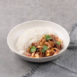 ข้าวเนื้อทอดกระเทียมพริกไทย