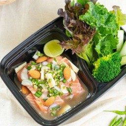 ยำปลาแซลม่อนวาซาบิ (ผสมน้ำปลาร้า)