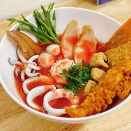 บะหมี่เกี๊ยวเฮียกิจ หน้าปั๊ม ปตท.นวนคร