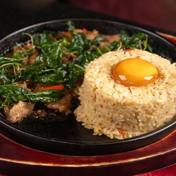 [อร่อยซ่ากับโค้ก] (food) ข้าวกะเพราเนื้อ+ไข่ดอง +  โค้ก ออริจินัล (กระป๋อง)