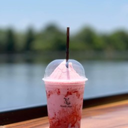 YOGURT STRAWBERRY SMOOTHIE