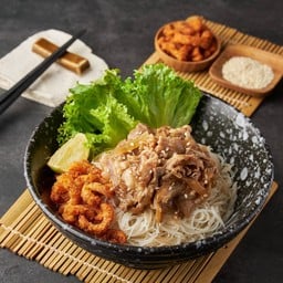 เส้นหมี่หมูสันคอผัดซอสเกาหลี