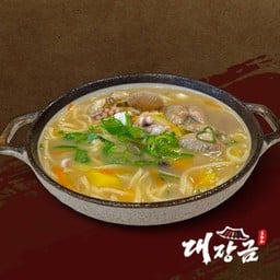 คัลกุกซูหอยลาย (เสิร์ฟร้อน)