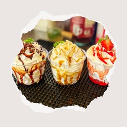 วิปครีมสตรอเบอร์รี่คัพ