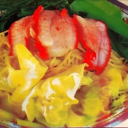 บะหมี่เกี๊ยวน้ำหมูแดง  (หน้าร้าน 50)