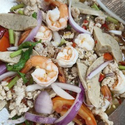 ยำวุ้นเส้นกุ้งสุกหมูยอหมูสับ