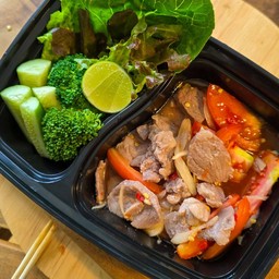 ยำ ซี่โครงอ่อนแซ่บเวอร์ (Ketogenic)