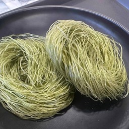 วุ้นเส้นจีน( เส้นผัก ) 1 ก้อน