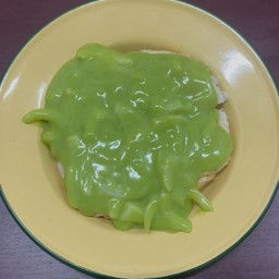 ขนมปังกลมปิ้ง ( สังขยาใบเตยมะพร้าว )