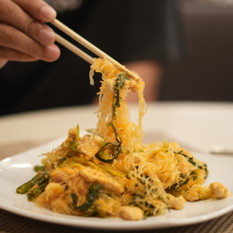 สุกี้แห้ง