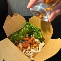 Ngub Zent งับเส้น เส้นหมี่ไก่ฉีกน้ำพริกหมูกระจก