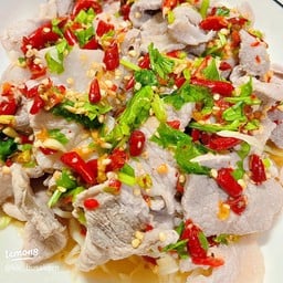 ยำหมูมะนาว