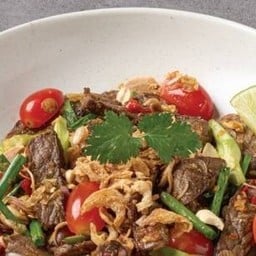 ยำเนื้อย่างน้องต้า