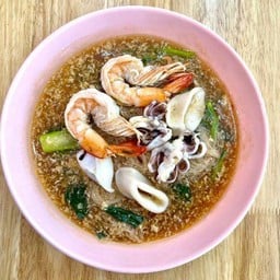 ราดหน้าบะหมี่กรอบหมึก LM