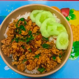 กระเพราในบ้าน