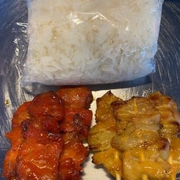ชุดรวมมิตร หมูปิ้งไก่ปิ้ง