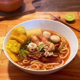 [อร่อยซ่ากับโค้ก] ก๋วยเตี๋ยวหม่าล่า ทะเล +  โค้ก ออริจินัล (ขวด)