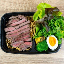 สปาเกตตี้ขี้เมาหน้าเนื้อริบอาย