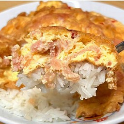 ไข่เจียวแหนม ราดข้าว