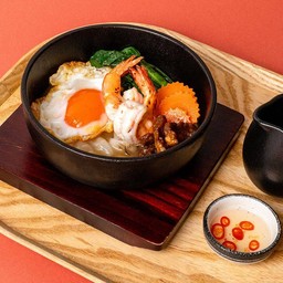 ราดหน้าเส้นใหญ่อยุธยากระทะร้อน