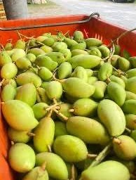 มะม่วงน้ำดอกไม้สีทอง น้ำหนัก 250g พร้อมพริกเกลือ