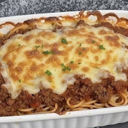 P1 พาสต้าเนื้อสับโคขุนซอสมะเขือเทศอบชีส