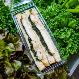 แซนวิสอกไก่ผักโขม