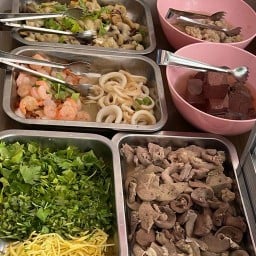 ร้านข้าวต้มคุณทัด/ลาบร้อยเอ็ด ร้านข้าวต้มคุณทัด/ลาบร้อยเอ็ด