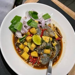 ยำหน่อไม้กุ้งสดปลาร้า