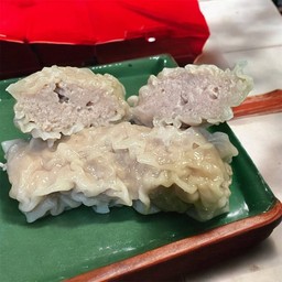 เกี๊ยวหมูล้วน 4 ชิ้น