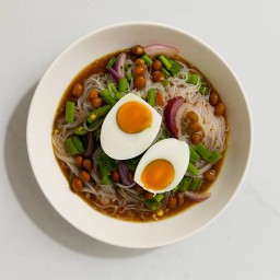 ยำขนมจีนไข่เค็ม