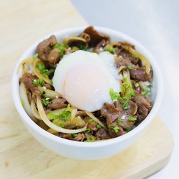 ข้าวหน้าเนื้อกับไข่ออนเซน