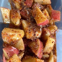 แอปเปิ้ลแดงคลุกน้ำปลาหวาน