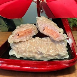 เกี๊ยวหมูไส้แฮม 4 ชิ้น